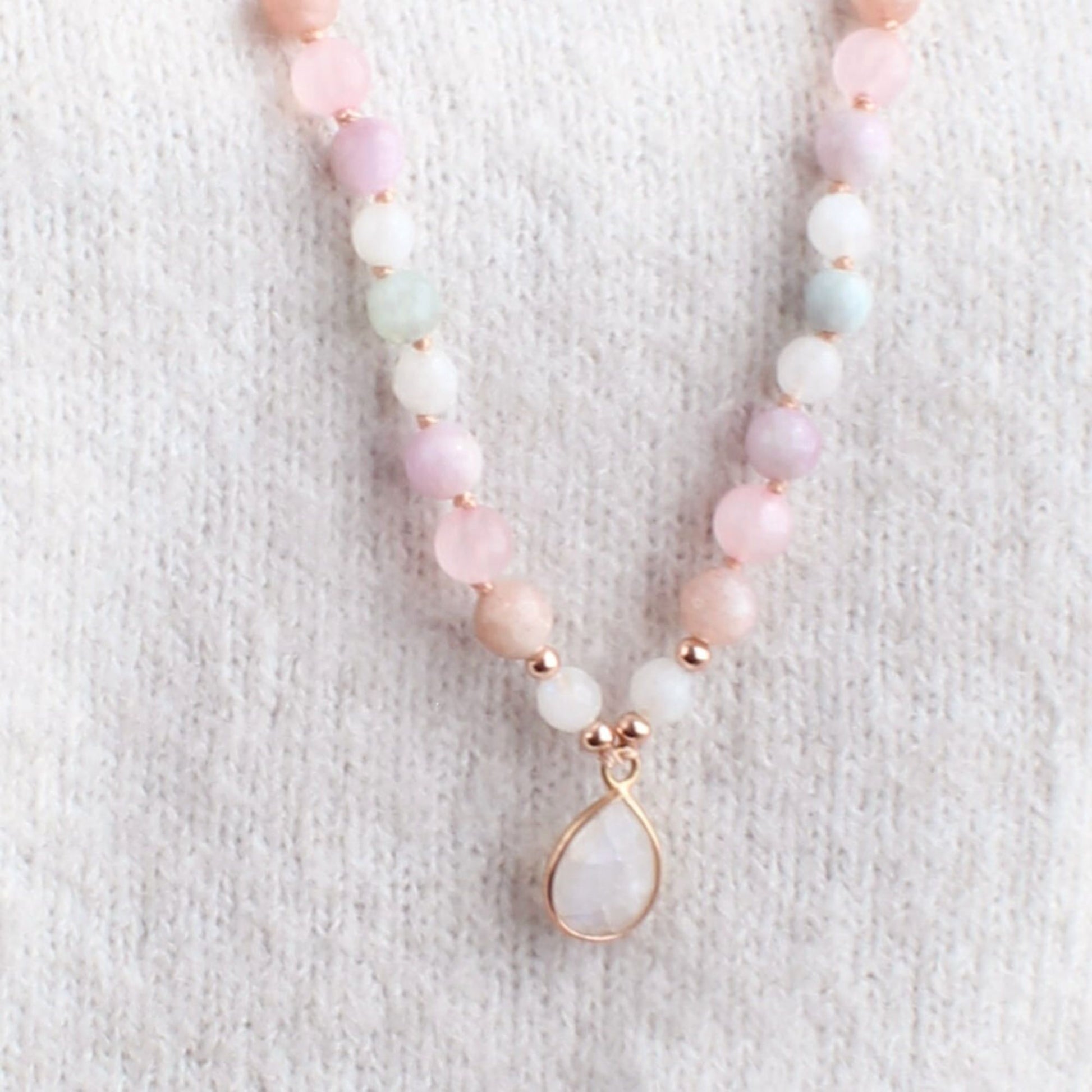 Rose_Gold_Moonstone_Pendant_Necklace